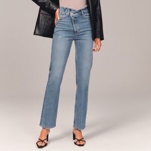 Abercrombie & Fitch The 90s Straight Ultra High Rise Jeans Medium Wash 28 Short